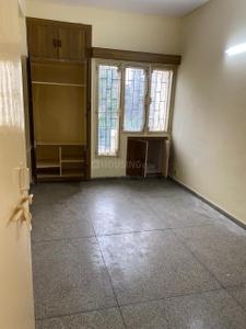 Bedroom Image of 700 Sq.ft 2 BHK Apartment / Flat for rent in Jai Apartment, Patparganj New Delhi for Rs. 31000