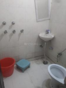 Bathroom Image of 850 Sq.ft 2 BHK Builder Floor for rent in Pitampura New Delhi for Rs. 23000