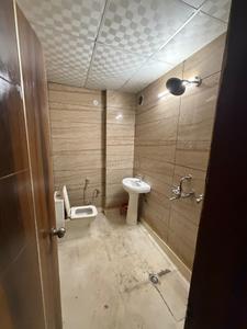 Bathroom Image of 1000 Sq.ft 2 BHK Builder Floor for rent in Uttam Nagar New Delhi for Rs. 15000