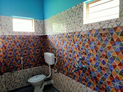 Bathroom Image of 1500 Sq.ft 3 BHK Builder Floor for rent in Durgapur Station Bazaar Durgapur for Rs. 13000