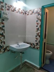 Bathroom Image of 900 Sq.ft 2 BHK Apartment / Flat for rent in Saurabh Kumbhare Garden, Kothrud Pune for Rs. 26000
