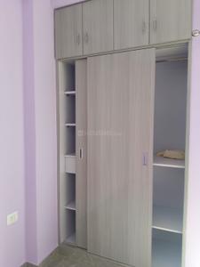 Bedroom Image of 1250 Sq.ft 3 BHK Builder Floor for rent in Chittaranjan Park New Delhi for Rs. 75000