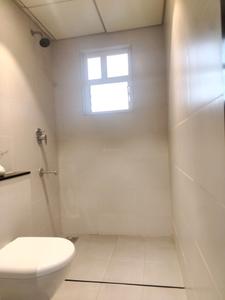 Common Bathroom Image of 1050 Sq.ft 2 BHK Apartment / Flat for rent in K Raheja Sterling, Kondhwa Pune for Rs. 28000