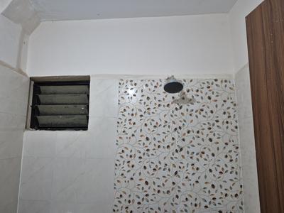 Bathroom Image of 600 Sq.ft 1 BHK Independent House for rent in Scheme No 114 Indore for Rs. 18000