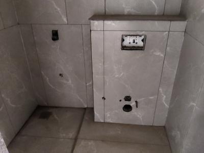Common Bathroom Image of 3750 Sq.ft 4 BHK Apartment / Flat for rent in Anand Paramount, Motera Ahmedabad for Rs. 40000