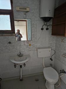 Bathroom Image of 1600 Sq.ft 3 BHK Apartment / Flat for sale in Park View Apartments, Sector 12 Dwarka New Delhi for Rs. 25555555