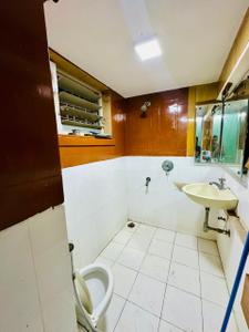 Bathroom Image of 3100 Sq.ft 3 BHK Independent House for rent in Velachery Chennai for Rs. 75000
