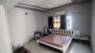 Bedroom Image of 3600 Sq.ft 4 BHK Independent House for rent in Thaltej Ahmedabad for Rs. 80000