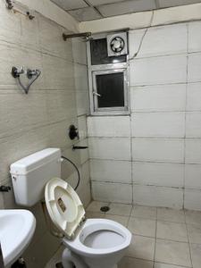 Bathroom Image of 910 Sq.ft 2.5 BHK Apartment / Flat for sale in Amrapali Silicon City, Sector 76 Noida for Rs. 11500000