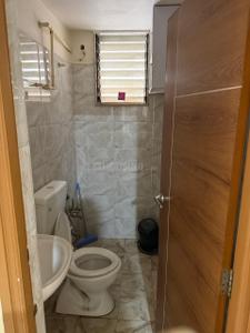 Bathroom Image of 2000 Sq.ft 3 BHK Apartment / Flat for rent in Science City Ahmedabad for Rs. 45000