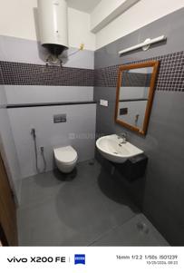 Bathroom Image of 1700 Sq.ft 2 BHK Apartment / Flat for rent in Geddalahalli Bengaluru for Rs. 32000