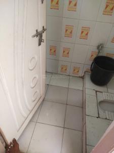 Bathroom Image of 800 Sq.ft 2 BHK Apartment / Flat for rent in Surya Rao Peta Kakinada for Rs. 13000