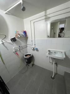 Bathroom Image of 600 Sq.ft 1 BHK Apartment / Flat for rent in SV Rambaug Co Hsg Society, Kothrud Pune for Rs. 25200