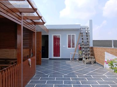 Terrace Image of 300 Sq.ft 1 RK Builder Floor for rent in Kirti Nagar New Delhi for Rs. 17500