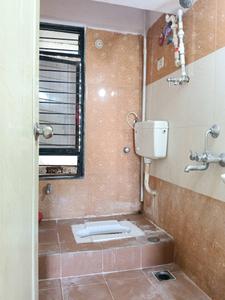 Common Bathroom Image of 900 Sq.ft 2 BHK Apartment / Flat for rent in Lodha Splendora Platino B, Kasarvadavali Thane for Rs. 23500