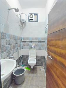 Bathroom Image of 300 Sq.ft 1 RK Builder Floor for rent in Mahalakshmi Nagar Indore for Rs. 14000
