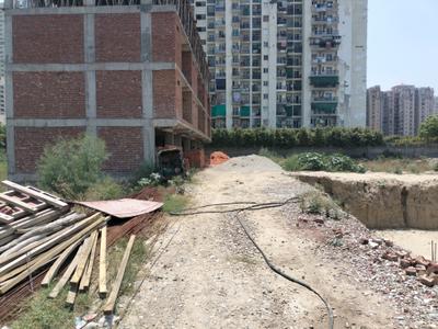 Image of 1800 Sq.ft Residential Plot / Land for sale in Sector 76, Noida for Rs. 32500484