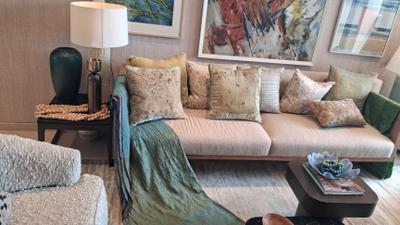 Living Room Image of 800 Sq.ft 2 BHK Apartment / Flat for sale in Piramal Aranya, Byculla Mumbai for Rs. 43000000
