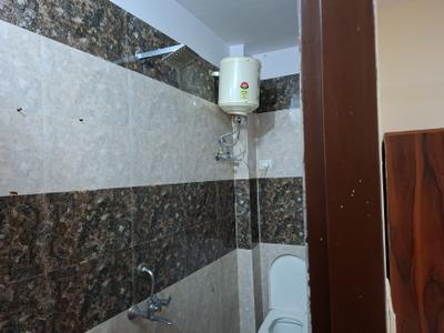 Bathroom Image of 480 Sq.ft 1 BHK Apartment / Flat for rent in Chhattarpur New Delhi for Rs. 17000