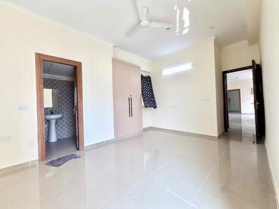 Bedroom Image of 2130 Sq.ft 4 BHK Apartment / Flat for rent in Amrapali Verona Heights, Noida Extension Greater Noida for Rs. 34950