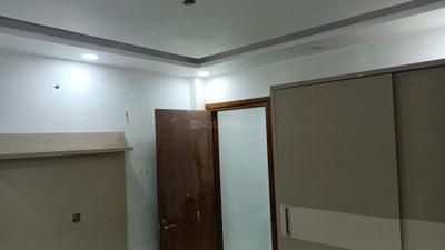 Bedroom Image of 700 Sq.ft 2 BHK Builder Floor for sale in Pitampura New Delhi for Rs. 6000000