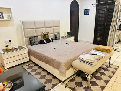 Bedroom Image of 5130 Sq.ft 6 BHK Villa for rent in Greater Kailash New Delhi for Rs. 800000