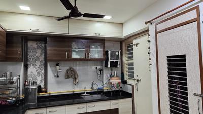 Kitchen Image of 2142 Sq.ft 3 BHK Apartment / Flat for sale in Hari Aalayam, Sargasan Gandhinagar for Rs. 11500000