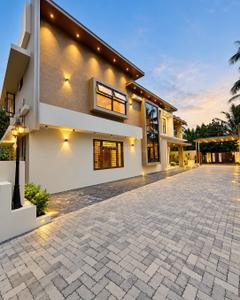 Image of 2700 Sq.ft 4 BHK Villa for sale in Pukkattupady, Kochi for Rs. 13900000