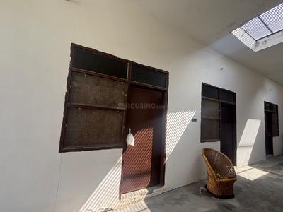 Image of 500 Sq.ft 6 BHK Independent House for rent in Sikrod, Ghaziabad for Rs. 3000