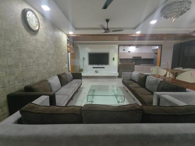 Bedroom Image of 4400 Sq.ft 4 BHK Apartment / Flat for sale in Bodakdev Ahmedabad for Rs. 60000000