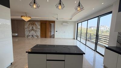 Kitchen Image of 3500 Sq.ft 4 BHK Builder Floor for sale in Greenwood City Floors, Sector 45 Gurgaon for Rs. 65000000