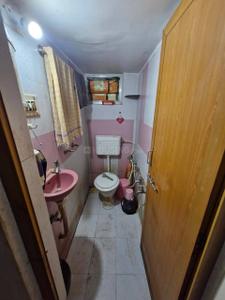 Bathroom Image of 1010 Sq.ft 3 BHK Apartment / Flat for sale in Maninagar Ahmedabad for Rs. 6500000