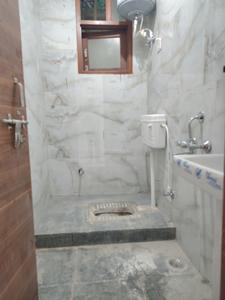 Common Bathroom One Image of 900 Sq.ft 3 BHK Apartment / Flat for sale in Khanpur New Delhi for Rs. 6000000