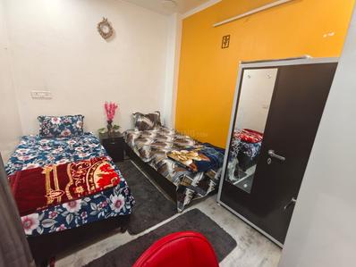 Bedroom Image of CB Naraina PG in Naraina, New Delhi