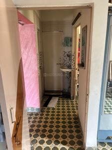 Image of 765 Sq.ft 2 BHK Apartment / Flat for rent in Maninagar, Ahmedabad for Rs. 10000