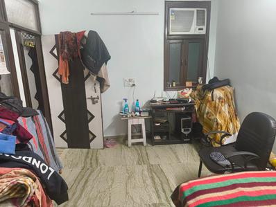 Bedroom Image of 900 Sq.ft 2 BHK Builder Floor for sale in Krishna Nagar New Delhi for Rs. 3800000
