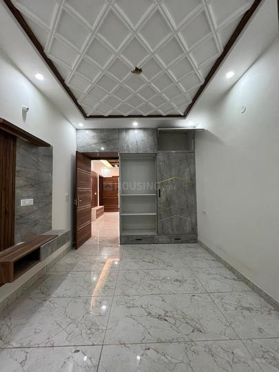 Royal Plaza Main Image 1