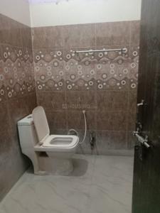 Bathroom Image of 1150 Sq.ft 2 BHK Independent House for rent in Shastri Nagar Ghaziabad for Rs. 8000