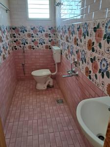 Bathroom Image of 1500 Sq.ft 2 BHK Apartment / Flat for rent in Manimangalam Chennai for Rs. 18000