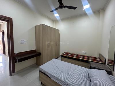 Bedroom Image of 1000 Sq.ft 2 BHK Builder Floor for rent in Preet Vihar New Delhi for Rs. 30000