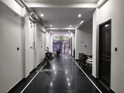 Car Garage Image of 500 Sq.ft 1 RK Apartment / Flat for rent in Sector 30 Gurgaon for Rs. 17000