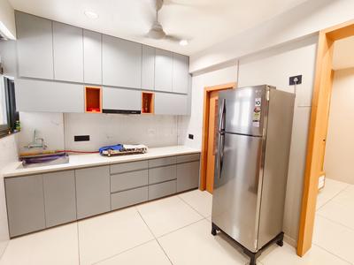 Kitchen Image of 2400 Sq.ft 3 BHK Apartment / Flat for rent in Raysan Gandhinagar for Rs. 40000