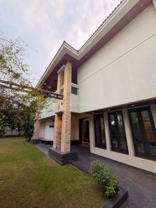 Building Image of 5500 Sq.ft 4.5 BHK Villa for sale in New Alkapuri Vadodara for Rs. 70000000