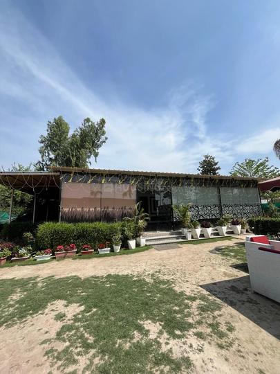 Sector 25 YEIDA Main Image 1