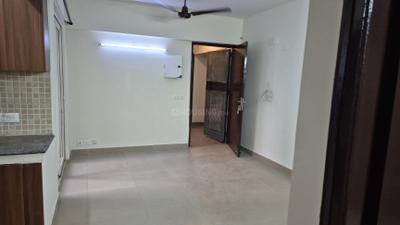 Living Room Image of 1100 Sq.ft 2.5 BHK Apartment / Flat for rent in Sethi Max Royal, Sector 76 Noida for Rs. 28000