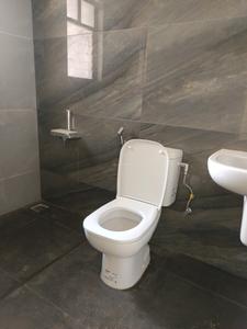 Common Bathroom Image of 1050 Sq.ft 2 BHK Apartment / Flat for sale in Kumar Paradise, Magarpatta City Pune for Rs. 11500000