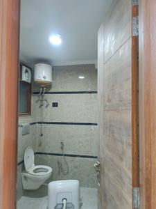 Common Bathroom Image of 1350 Sq.ft 4 BHK Builder Floor for sale in Chhattarpur New Delhi for Rs. 11000000