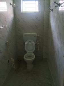 Bathroom Image of 650 Sq.ft 2 BHK Builder Floor for rent in Garia, Sonarpur Kolkata for Rs. 7500