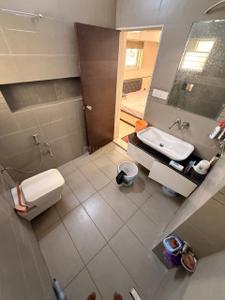 Image of 1500 Sq.ft 2 BHK Apartment / Flat for rent in Sunpharma Road, Vadodara for Rs. 25000