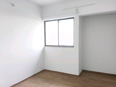 Bedroom Image of 962 Sq.ft 2 BHK Apartment / Flat for sale in Lodha Palava Downtown, Palava Phase 2 Thane for Rs. 4900000